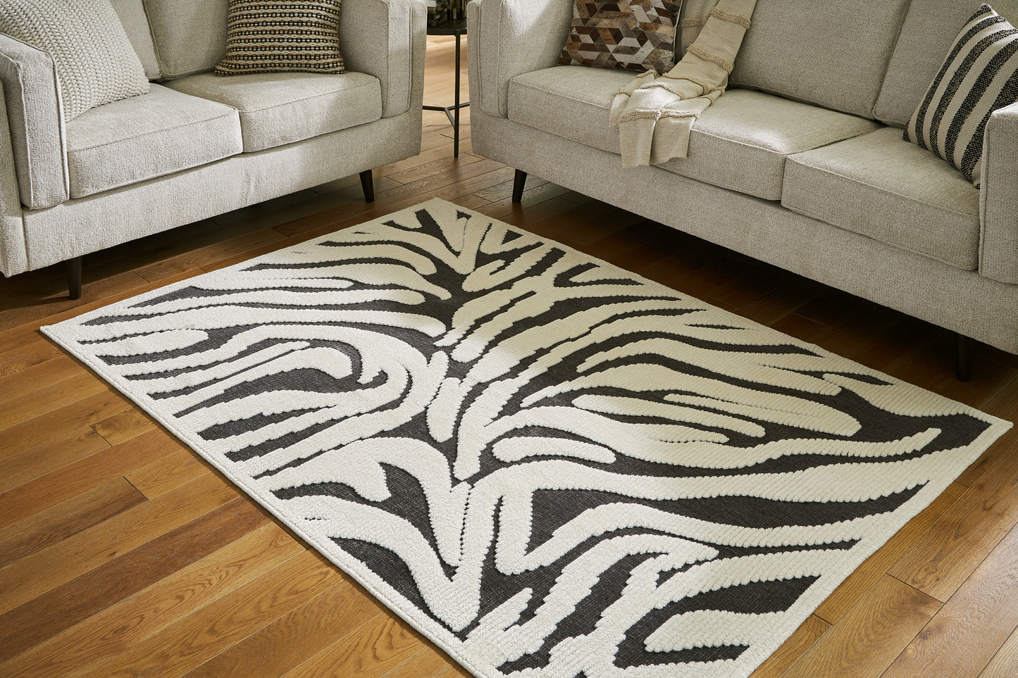 Thomwith Washable Medium Rug