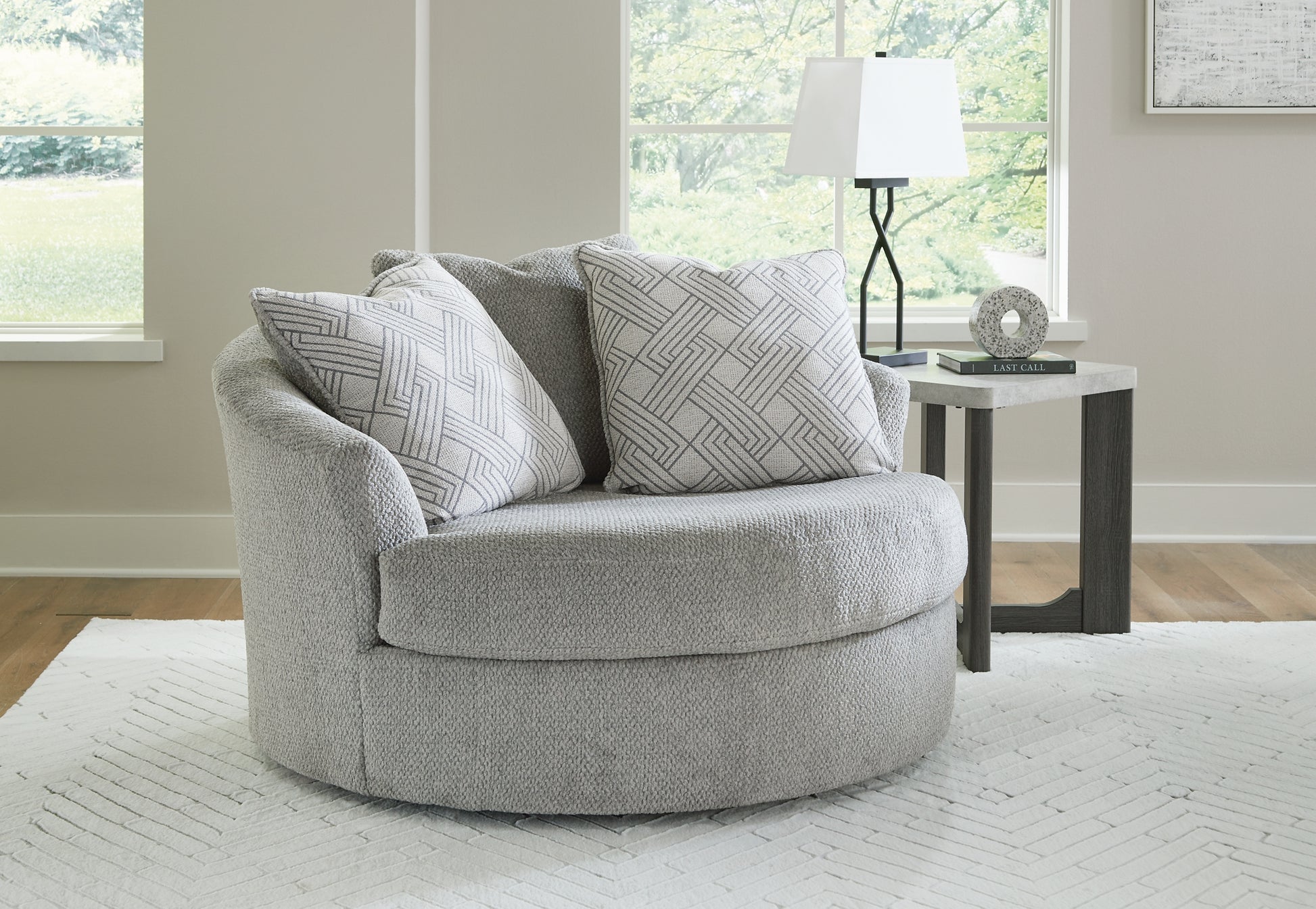 Casselbury Oversized Swivel Accent Chair Cummings Furniture